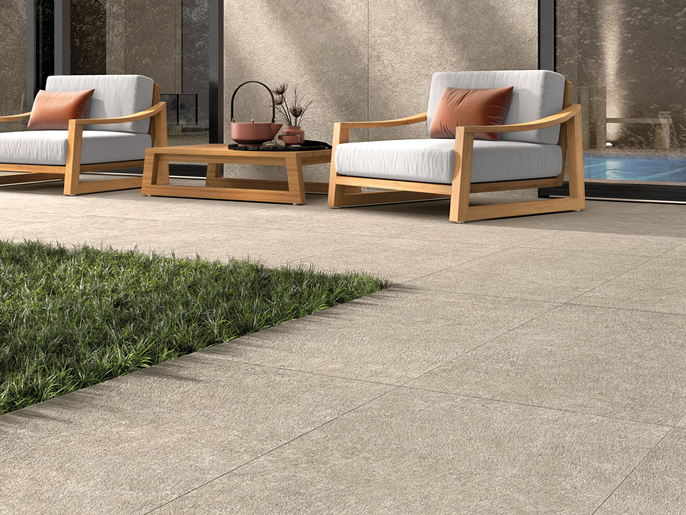 non-slip-outdoor-flooring:-the-best-tiles-for-outdoor-environments