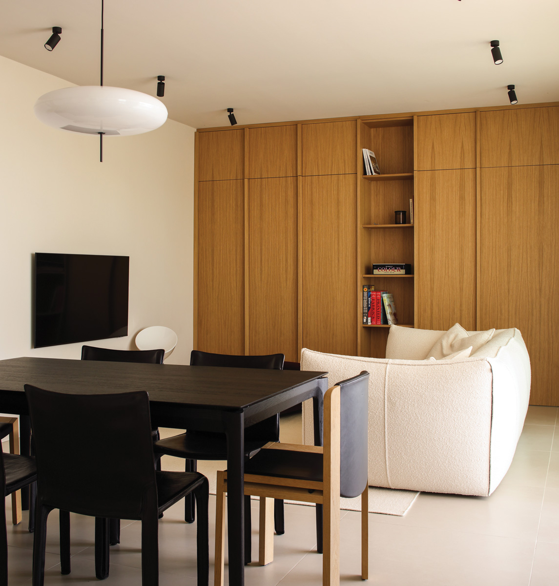 VLT-A Apartment: Photo 3