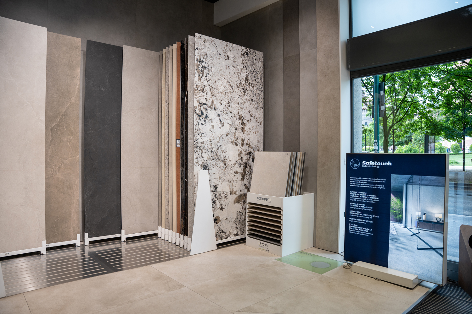 MILAN SHOWROOM: Photo 13