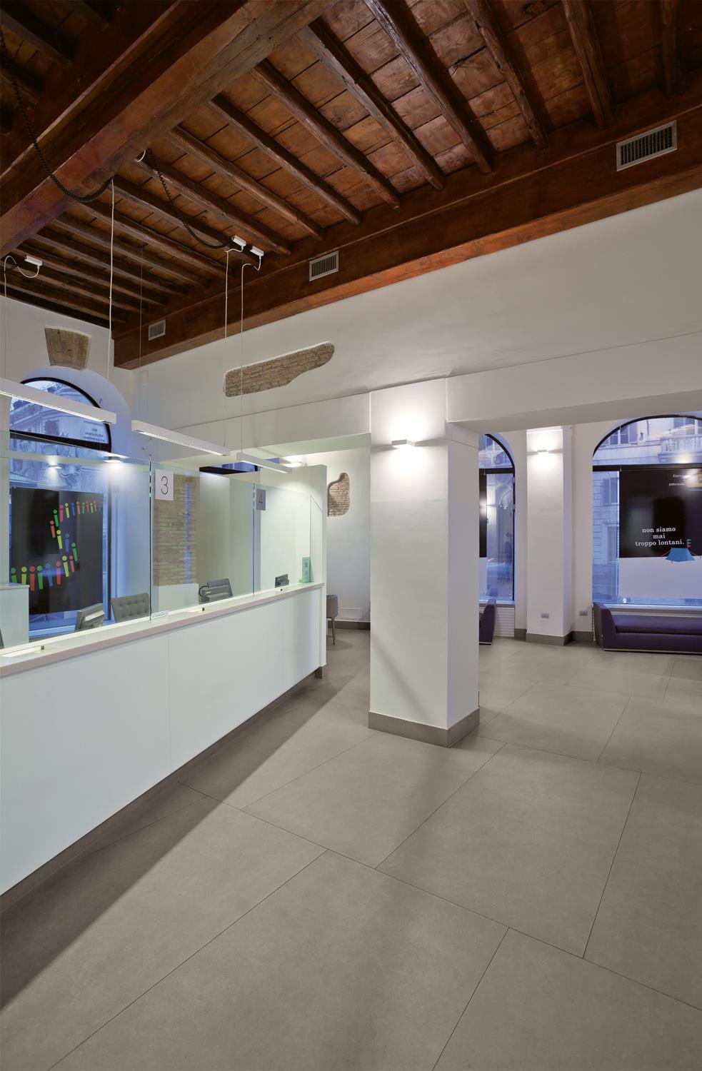 American Express Agency - Porcelain tiles and Kerlite for Floors and Walls
