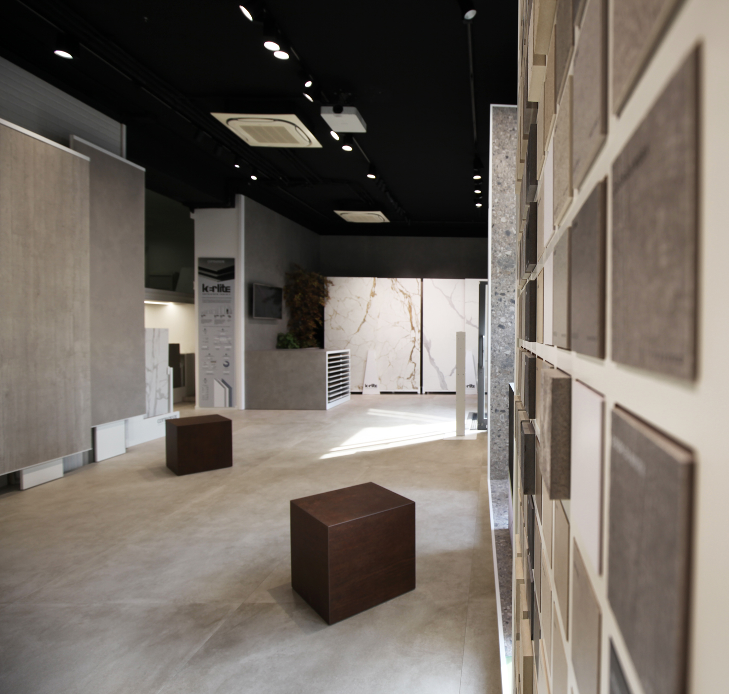 Milan Showroom: Photo 11